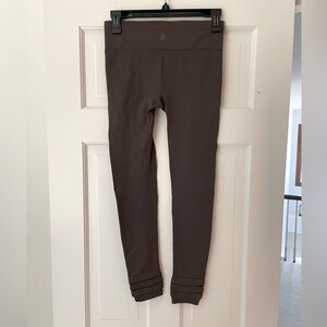 Athleta Stardust Leggings - Medium - Gray Ruffle Fairy Whimsy